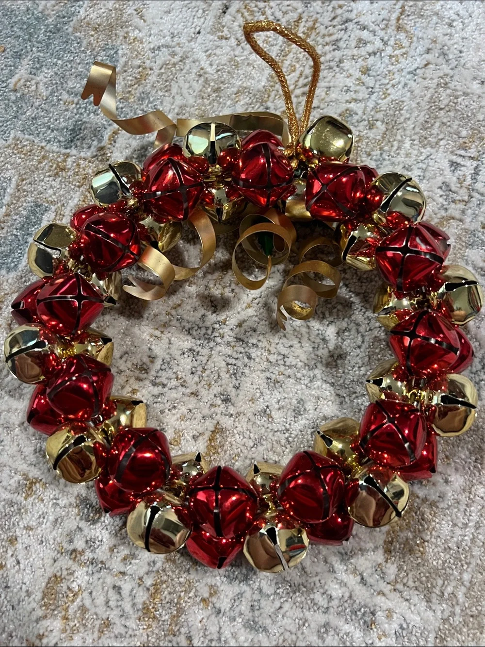 Festive Red and Gold Jingle Bell Holiday Wreath - Christmas decorations z28
